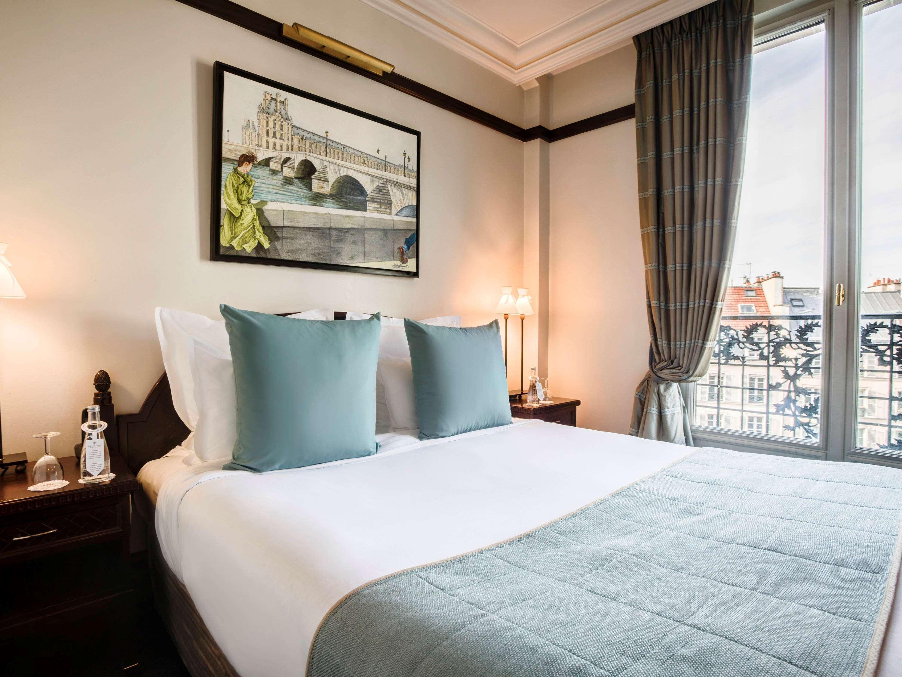 فندق بون رويال باريس المظهر الخارجي الصورة A room at the hotel