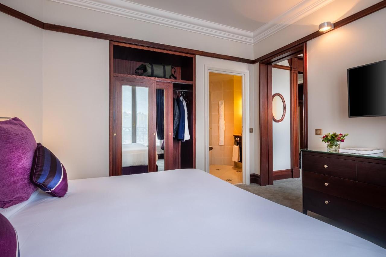 فندق بون رويال باريس المظهر الخارجي الصورة A bedroom at the hotel