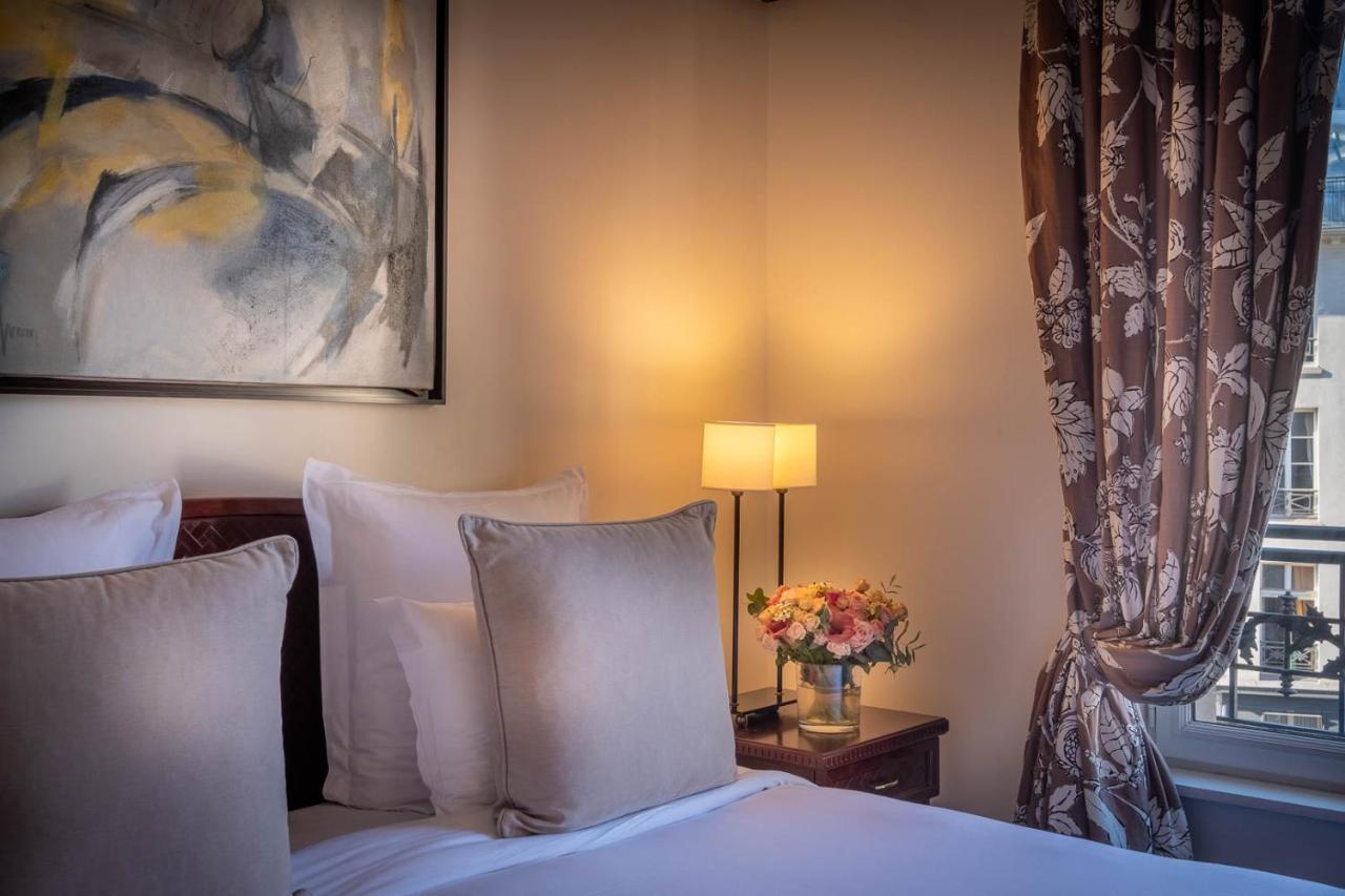 فندق بون رويال باريس المظهر الخارجي الصورة A bedroom at the hotel